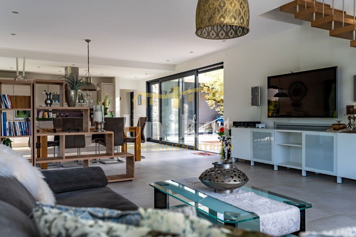 Casa di lusso con garage sotterraneo - 3 km dal mare